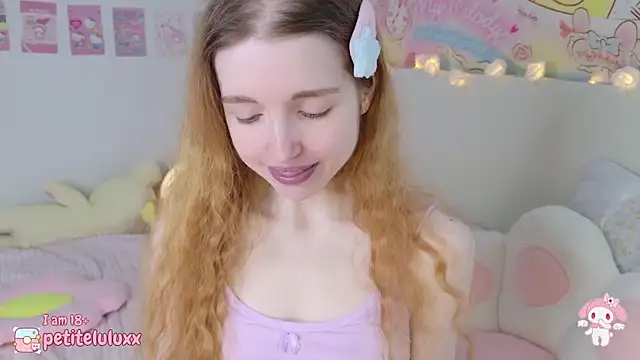 Stripchat Sex Cam for petiteluluxx