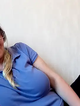 Stripchat Sex Cam for irinamaux
