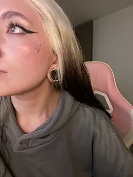 Stripchat Sex Cam for pin_grimes