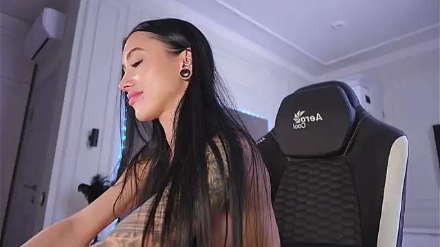 Stripchat Sex Cam for mila_blvck